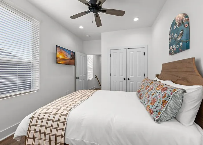 Voodoo House King Bed Garage Fast Wifi 65 Tv